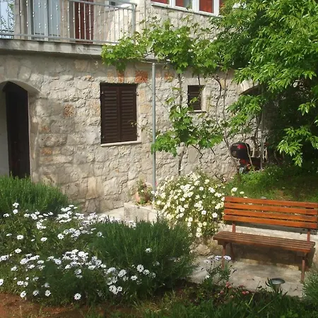 Apartament Marina